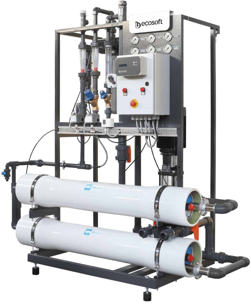 High-efficiency industrial water filtration system with multi-stage filtration and advanced control panel for clean water treatment.